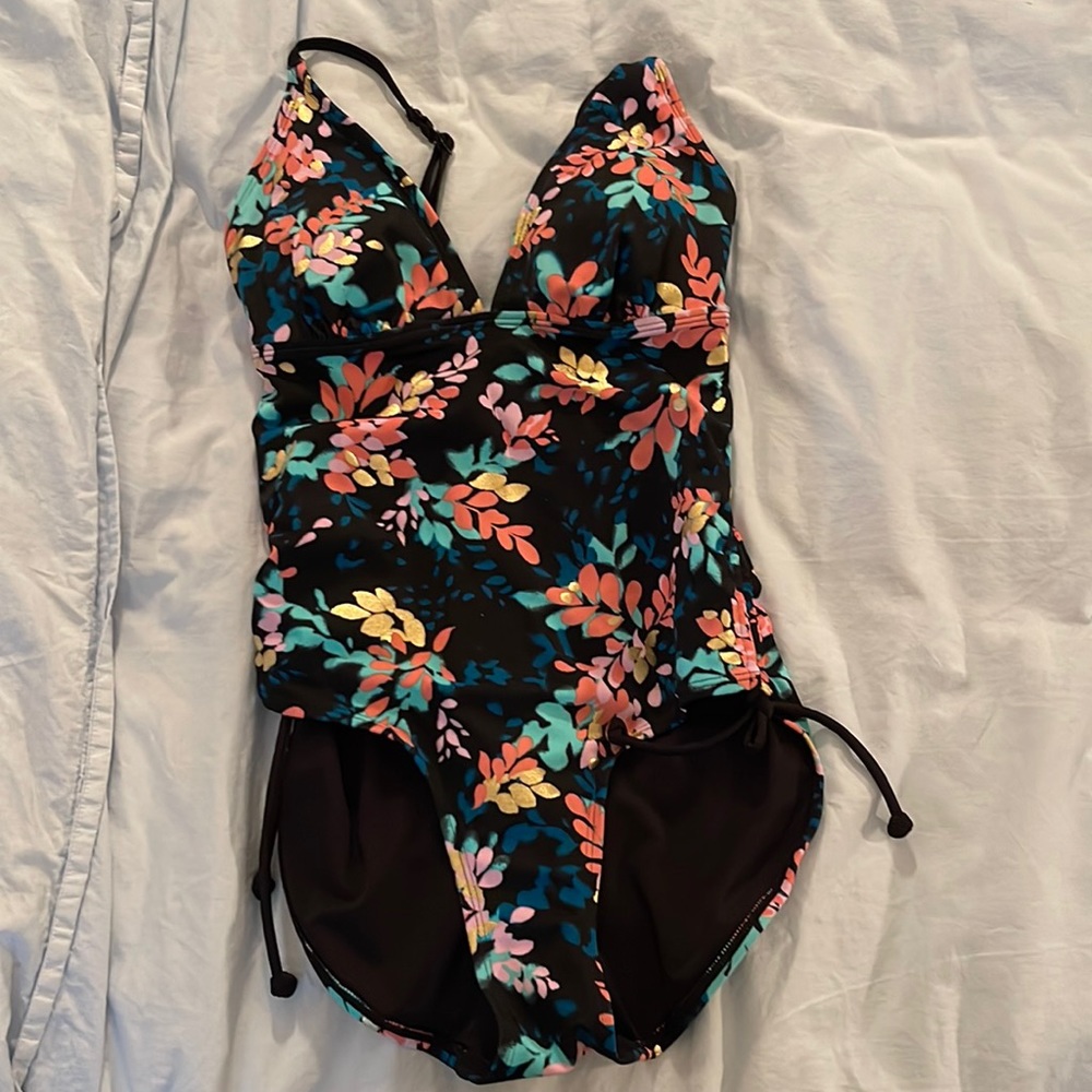 Joe Fresh one piece swimsuit (Never Worn or tried on!)